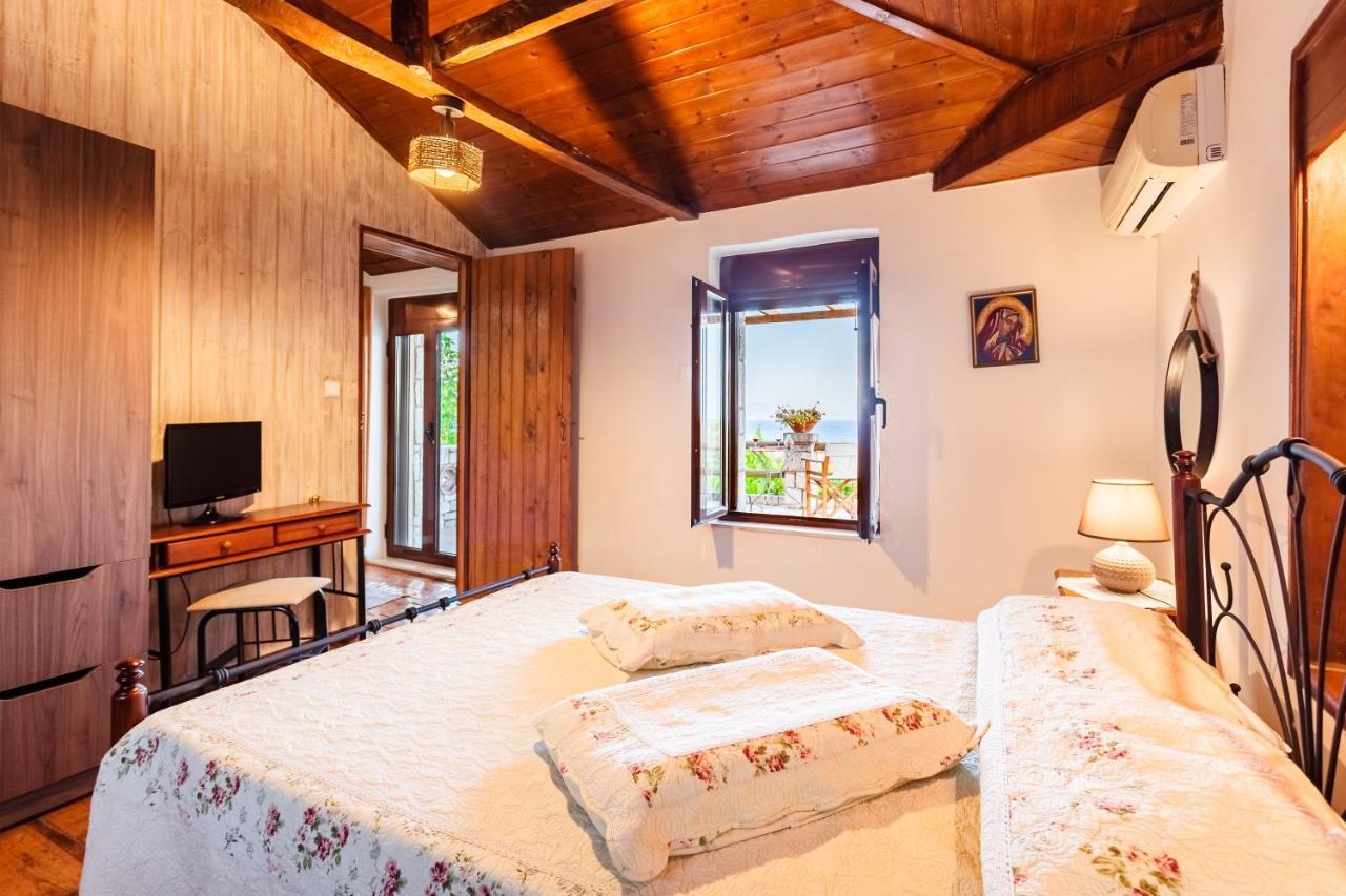 Petalidi Olive Garden Stone House Near The Beach Экстерьер фото